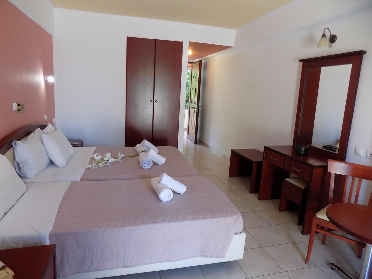Lefkas Blue Hotel Nikiana Buitenkant foto