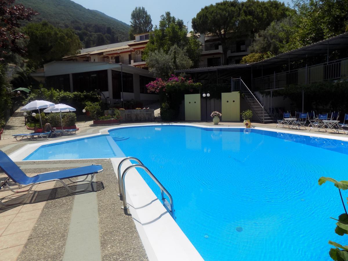 Lefkas Blue Hotel Nikiana Buitenkant foto