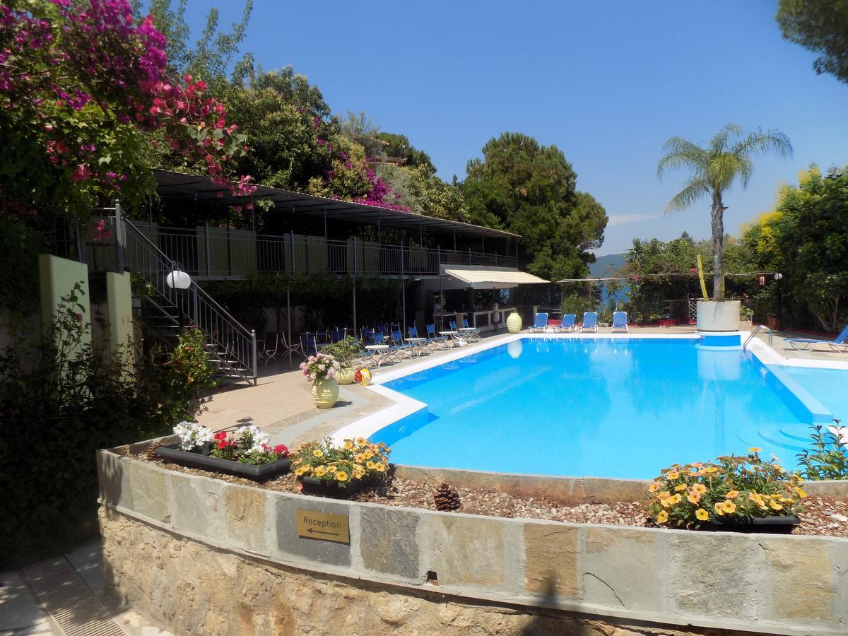 Lefkas Blue Hotel Nikiana Buitenkant foto