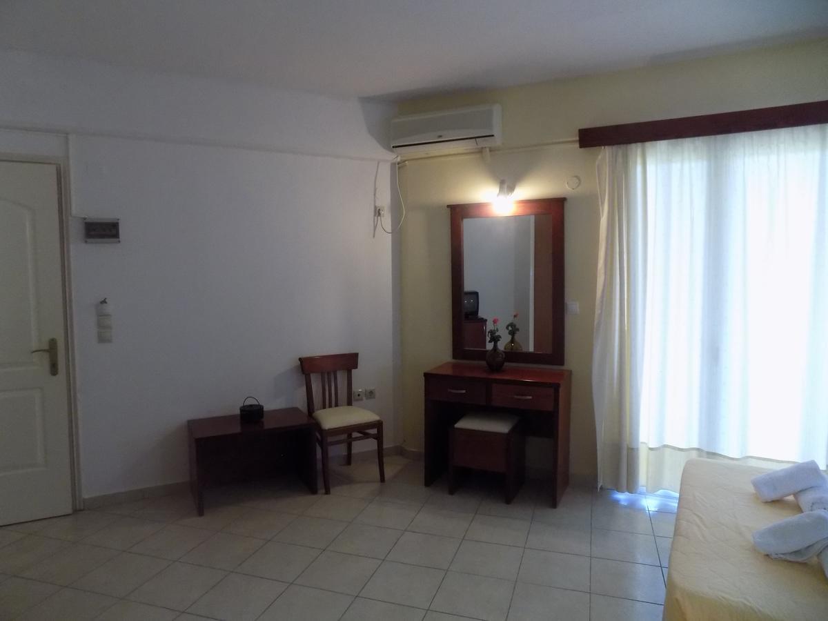 Lefkas Blue Hotel Nikiana Buitenkant foto
